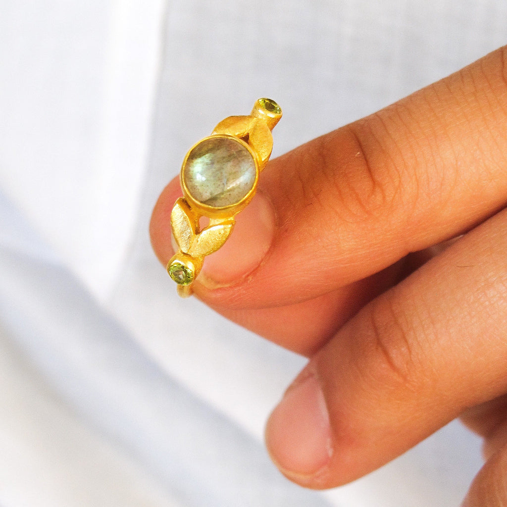 Labradorite and Peridot Laurel Leaf Ring