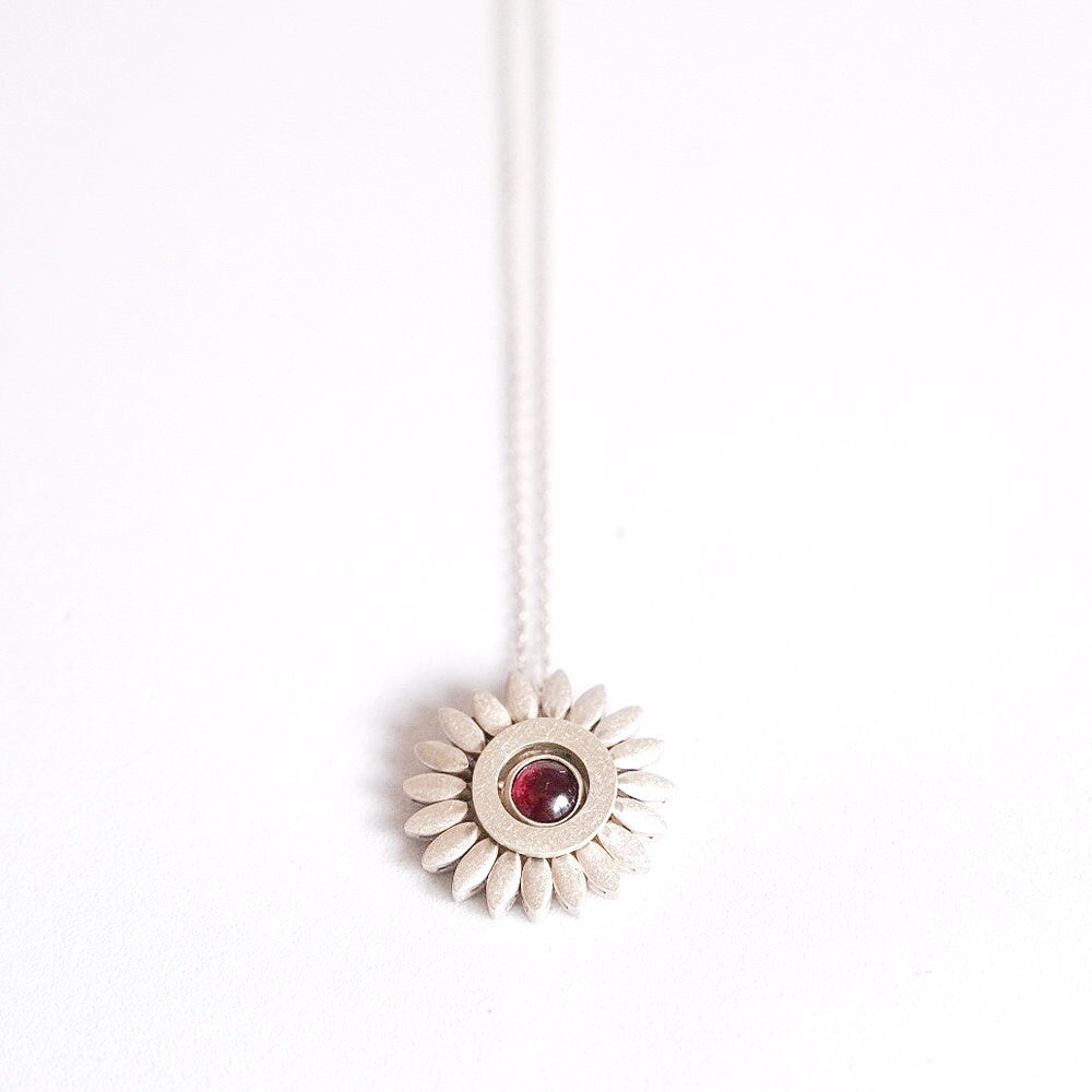 Sunflower Spinning Garnet Necklace