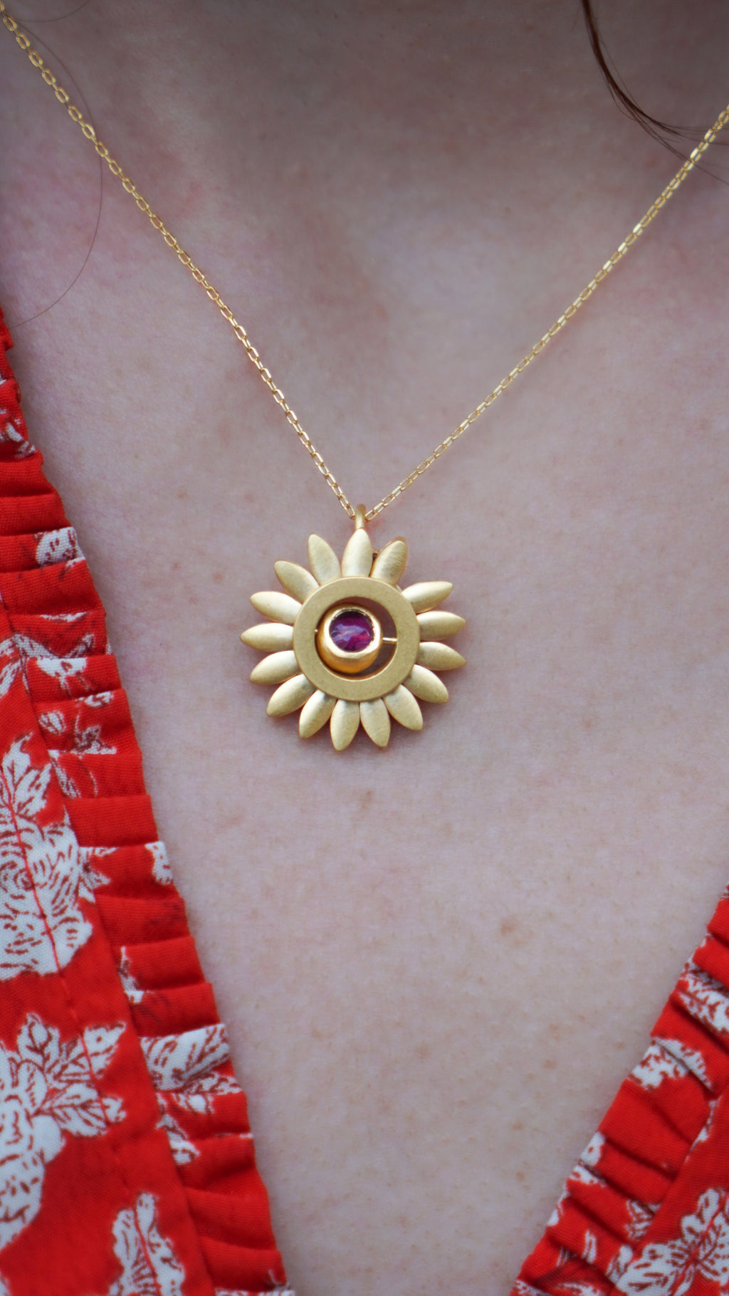 Sunflower Spinning Garnet Necklace