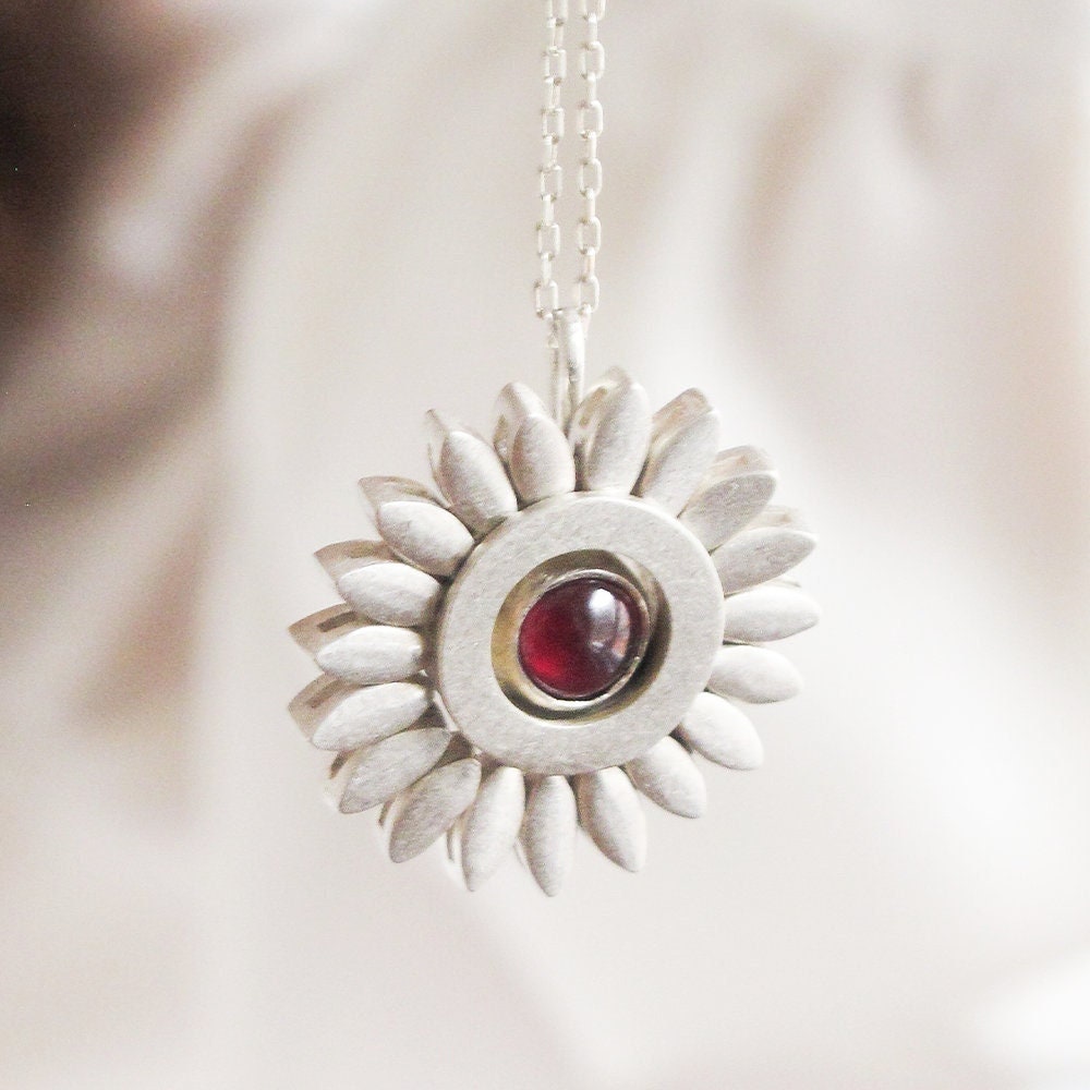 Sunflower Spinning Garnet Necklace