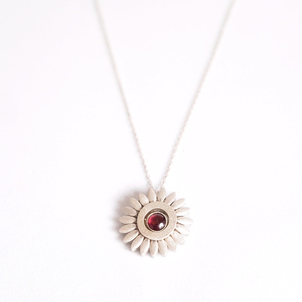 Sunflower Spinning Garnet Necklace