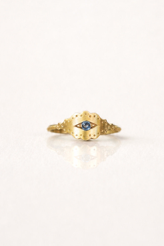 Scalloped Eye Ring with Sapphire