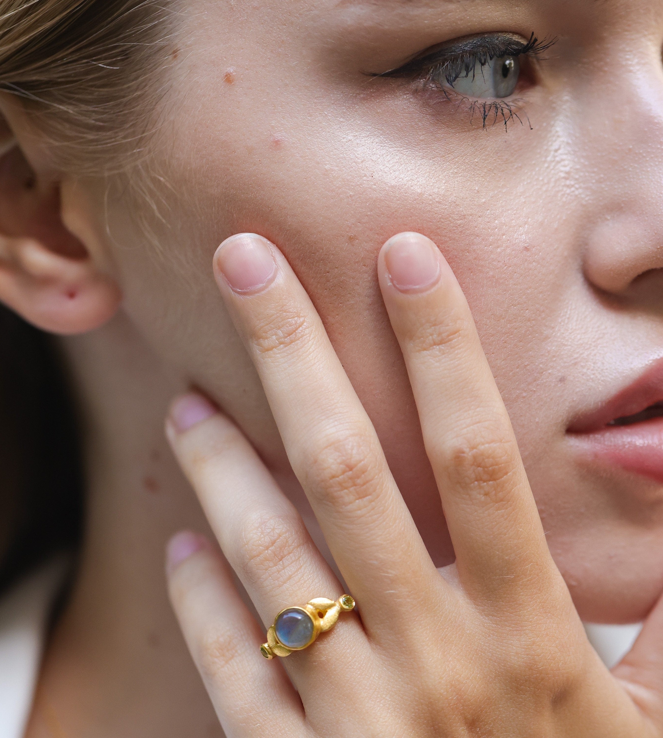 Labradorite and Peridot Laurel Leaf Ring