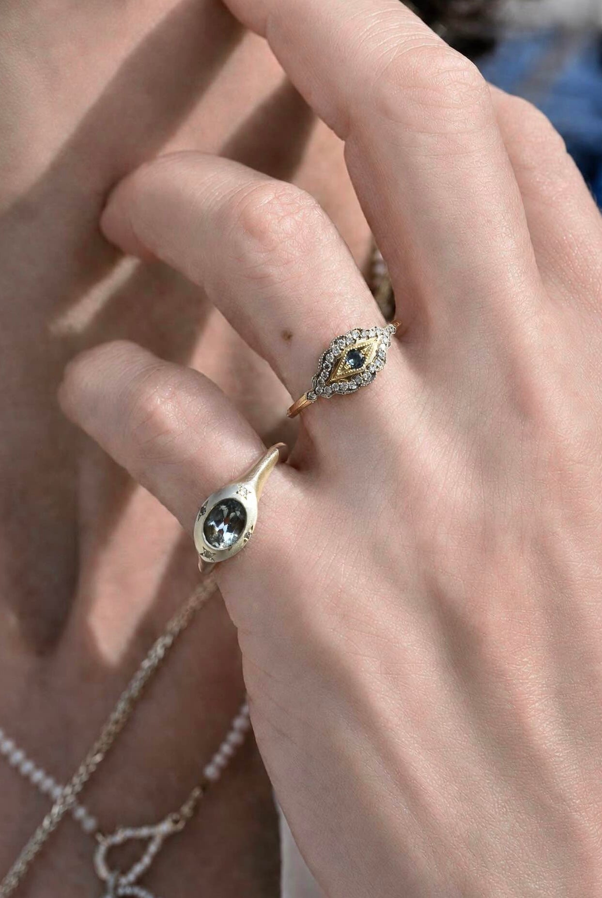 Scalloped Eye Ring · Diamond & Sapphire