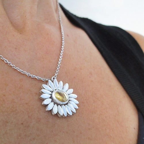 Daisy Necklace · Lemon Quartz