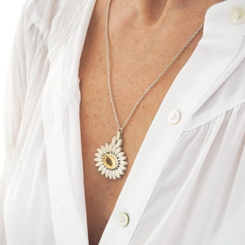 Daisy Pendant with Lemon Quartz Floral Necklace