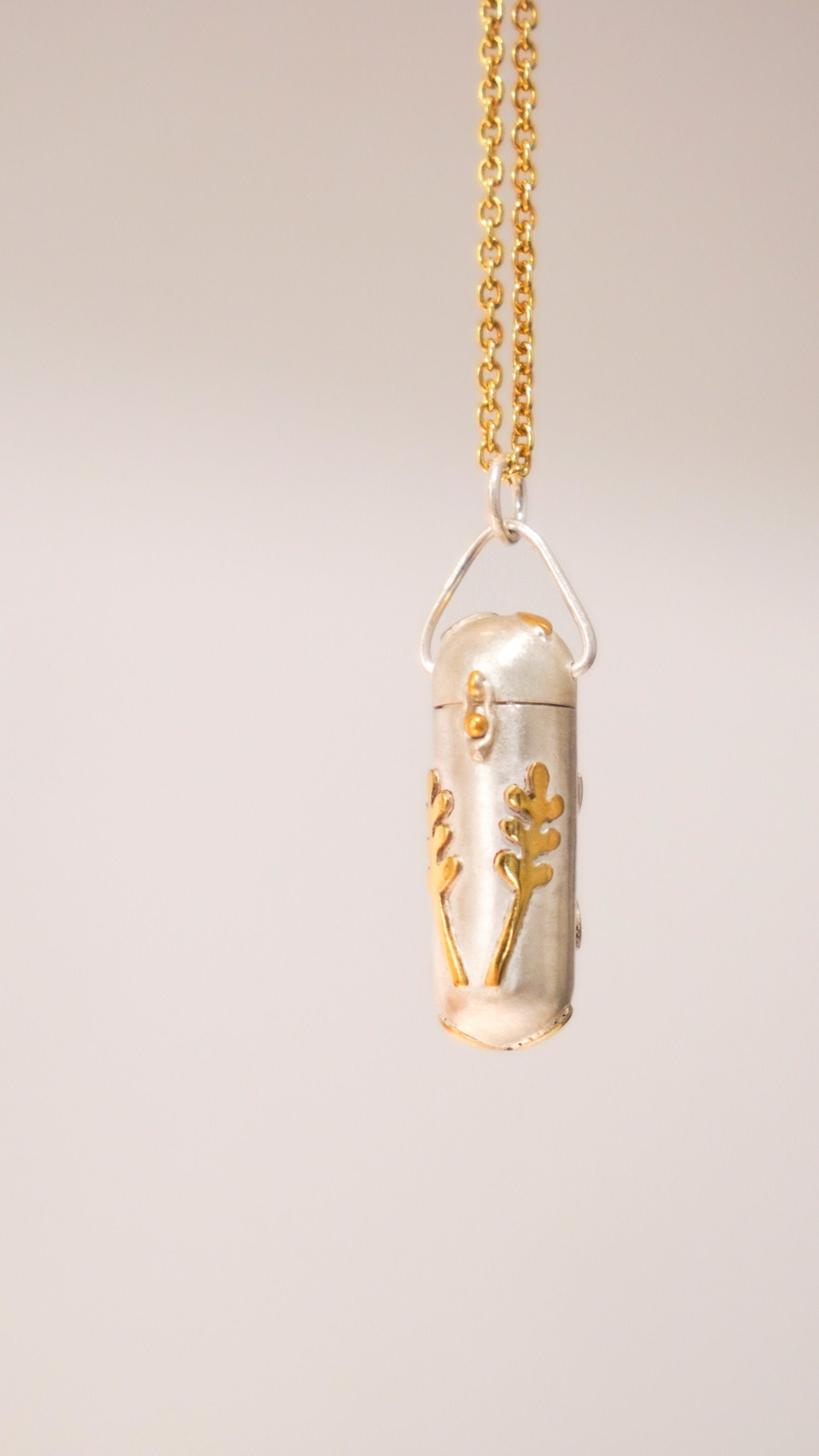 Laurel Leaf Capsule Locket