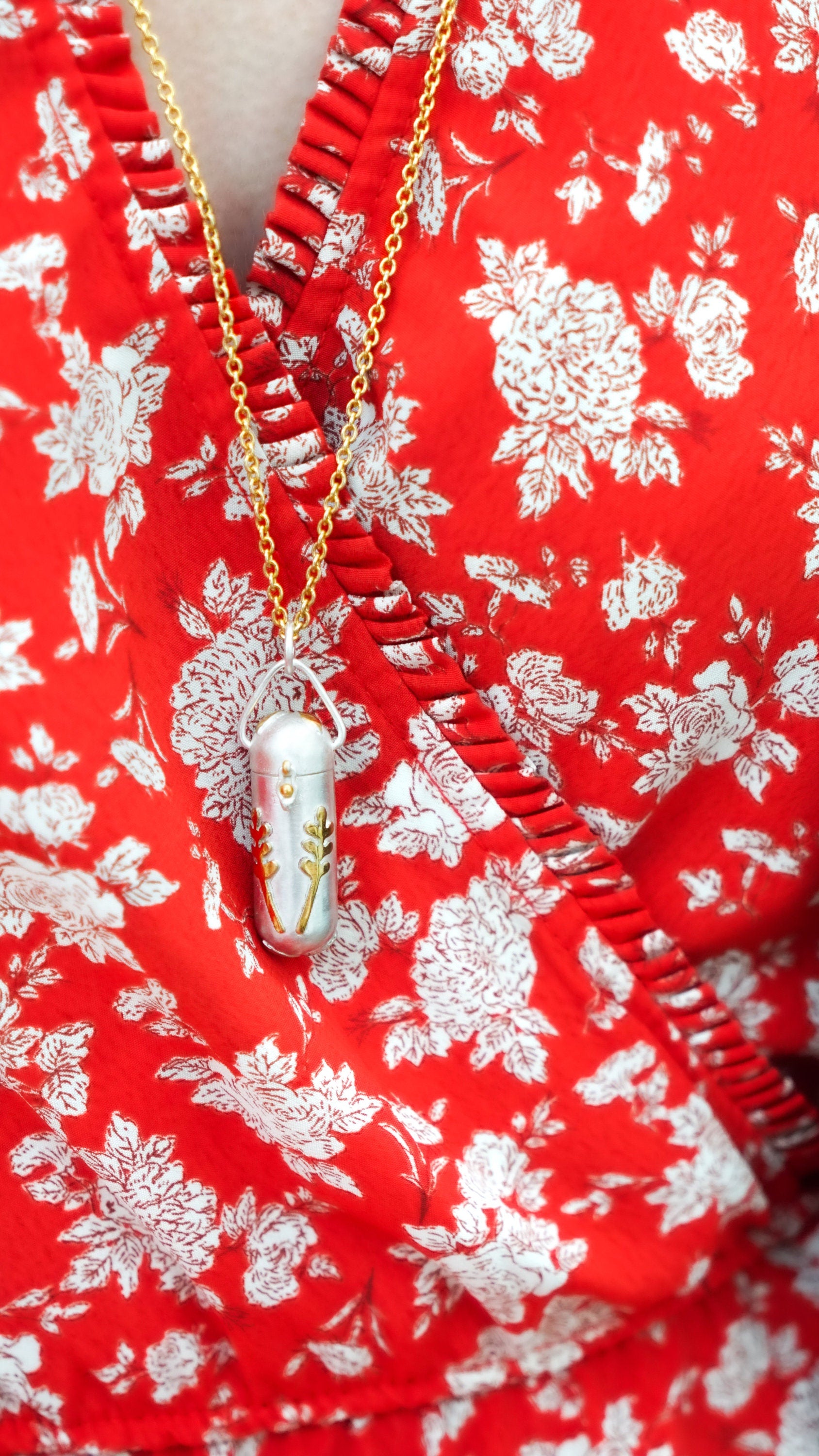 Laurel Leaf Capsule Locket