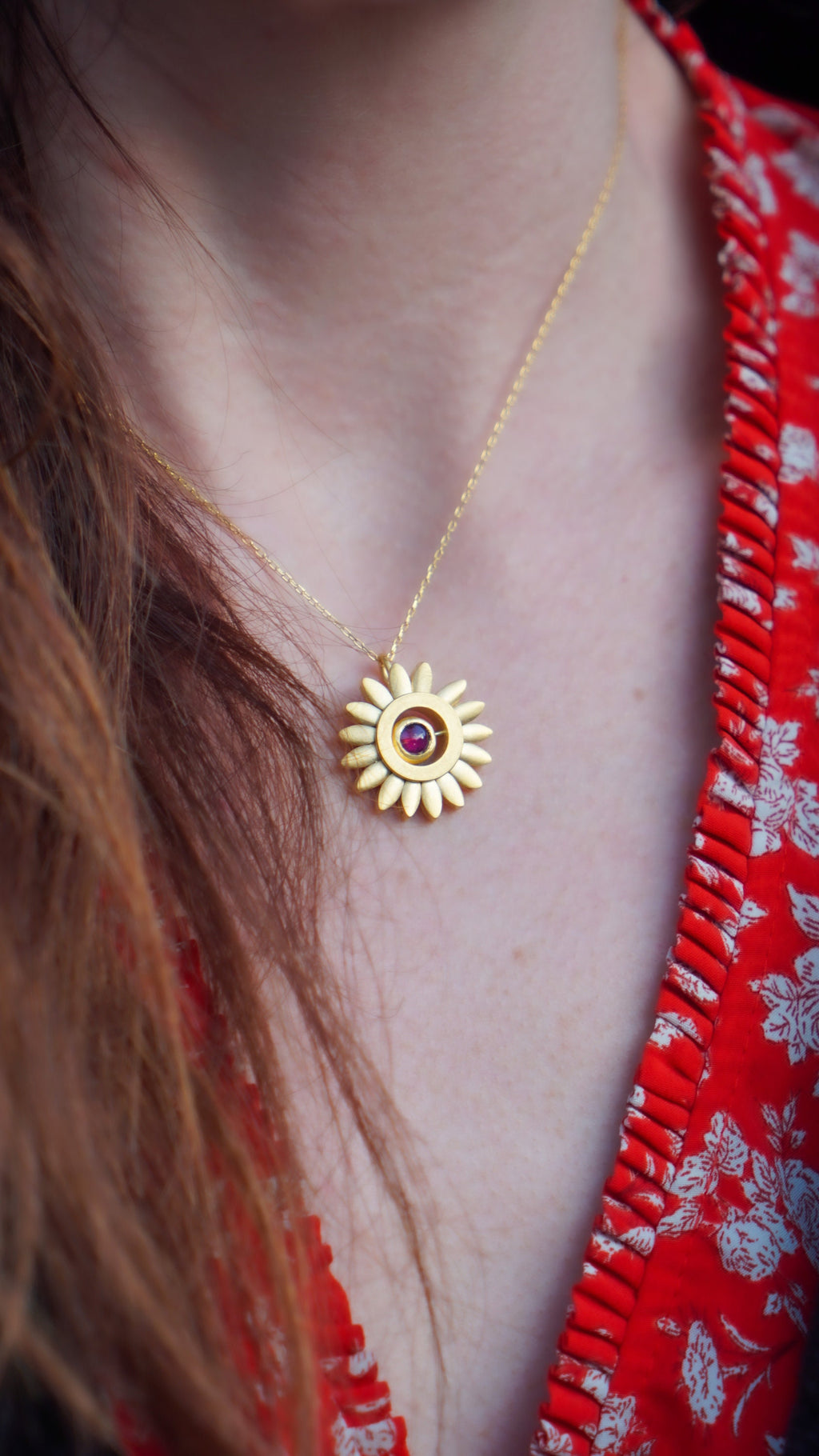 Sunflower Spinning Garnet Necklace