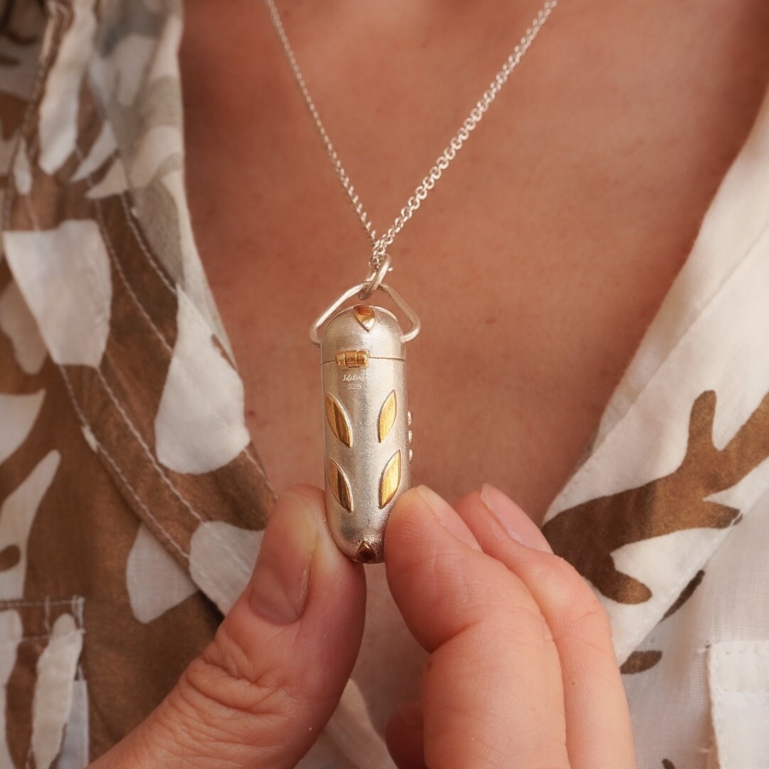 Laurel Leaf Capsule Locket