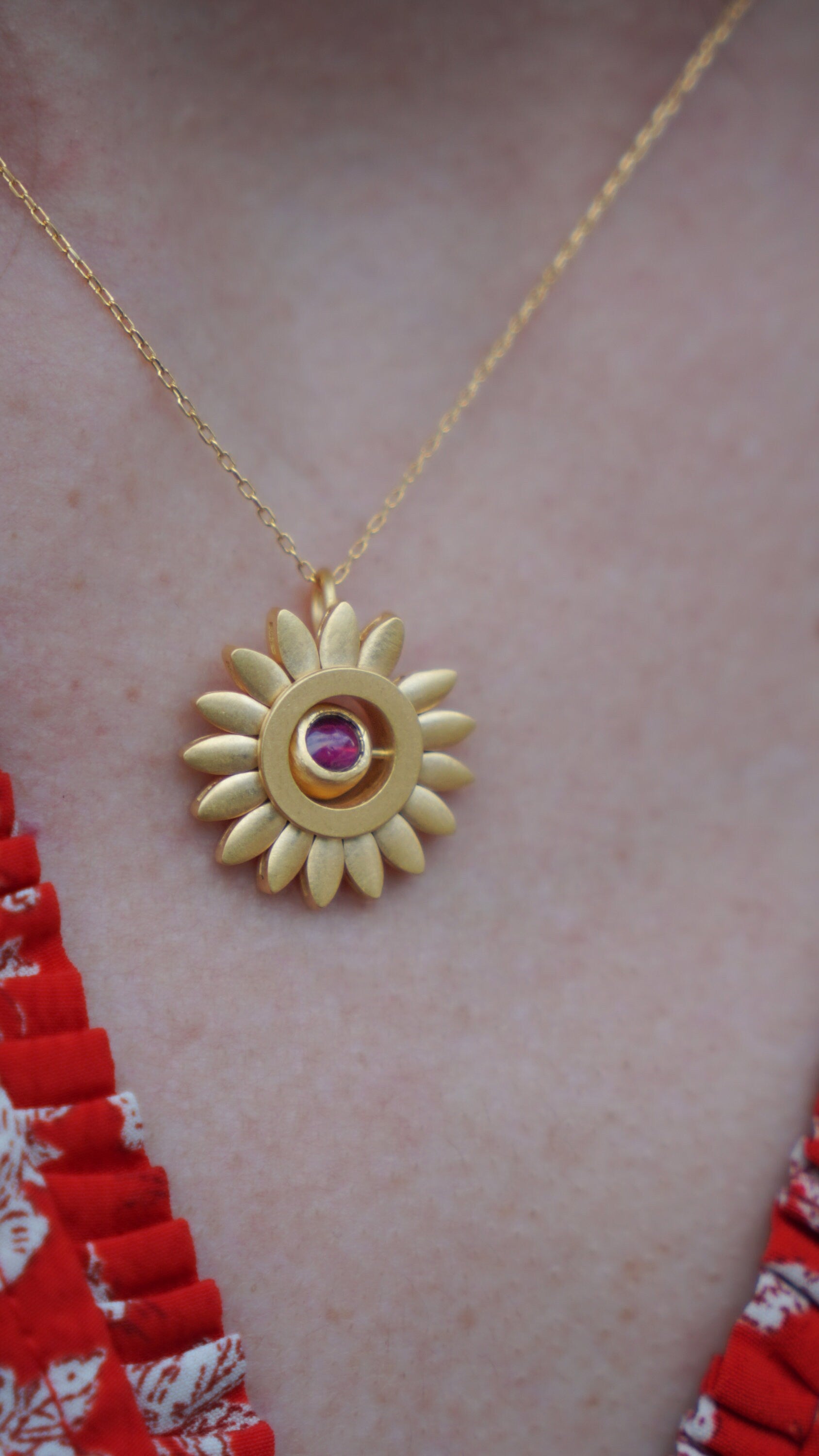 Sunflower Spinning Garnet Necklace