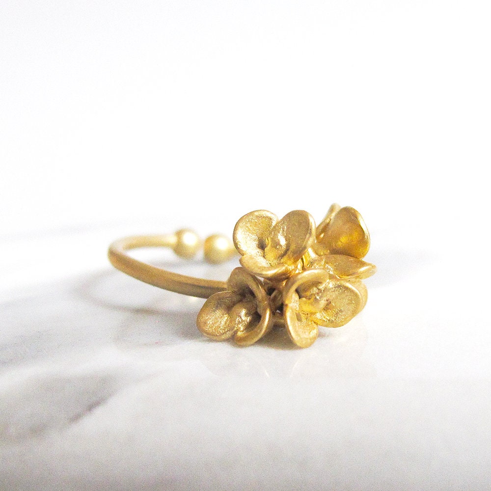 Violet Swaying Ring